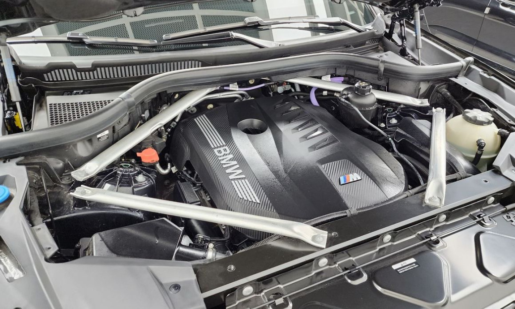 BMW X6 xDrive40i M Sport, 2025