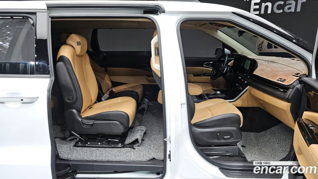 Kia Carnival 9-Seater Noblesse, 2023