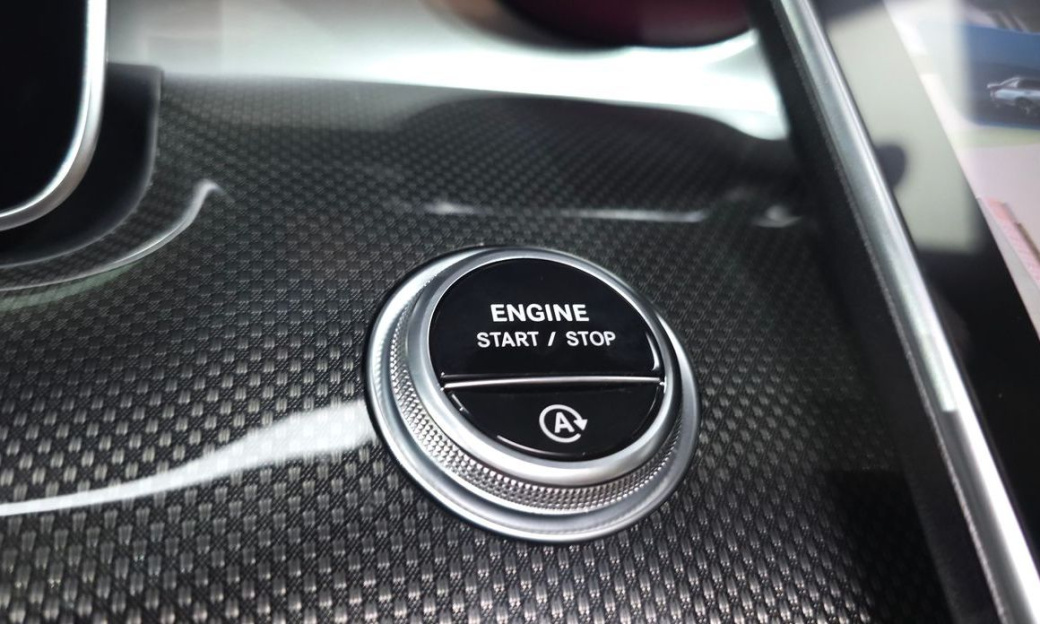 Mercedes-Benz C-Class C300 4MATIC AMG Line, 2023