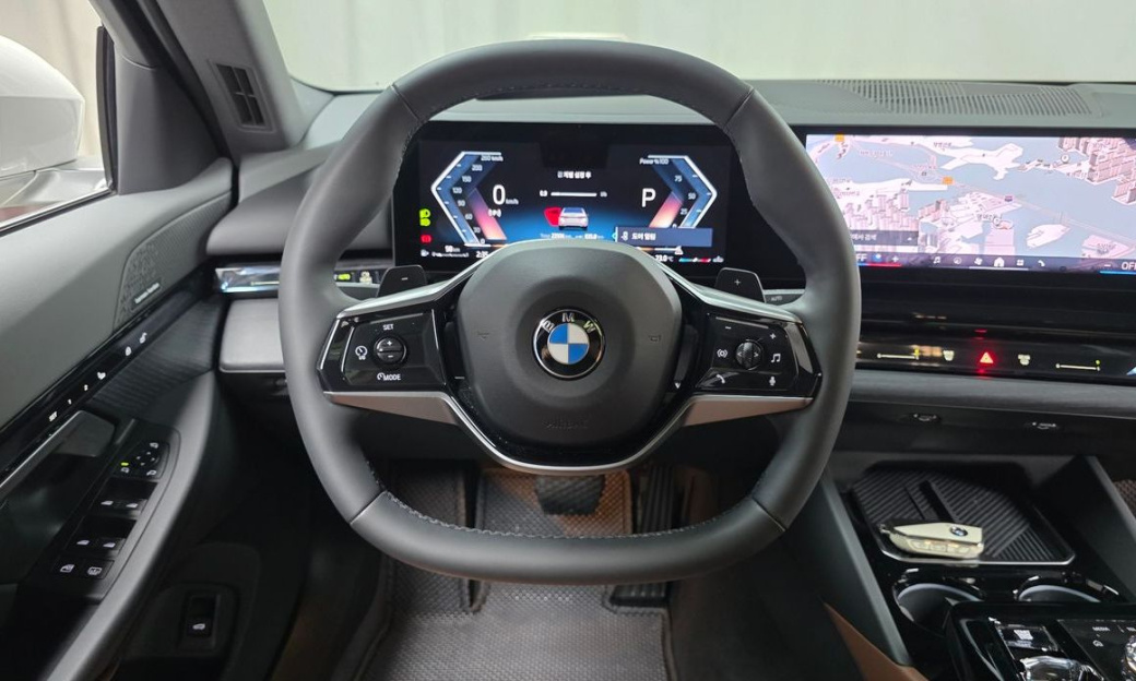 BMW 5-Series 530i xDrive, 2024