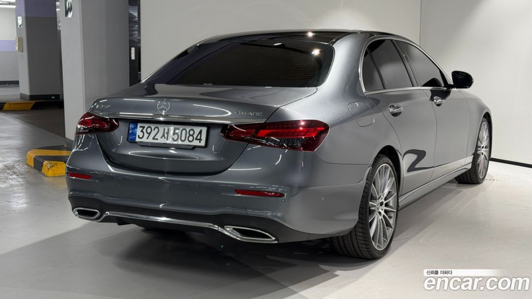 Mercedes-Benz E-Class E350 4MATIC AMG Line, 2022