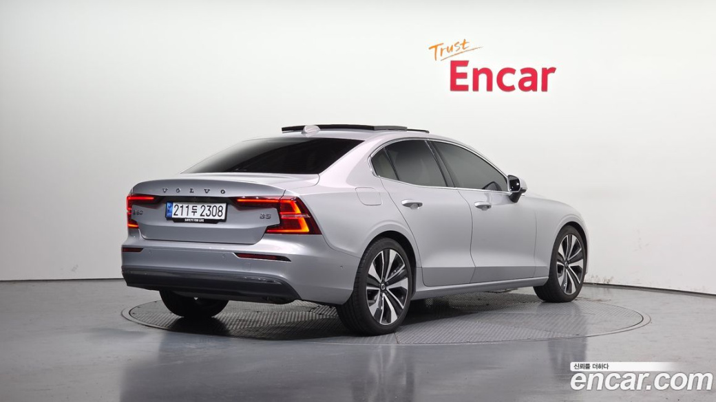 Volvo S60 B5 Ultimate Bright, 2023