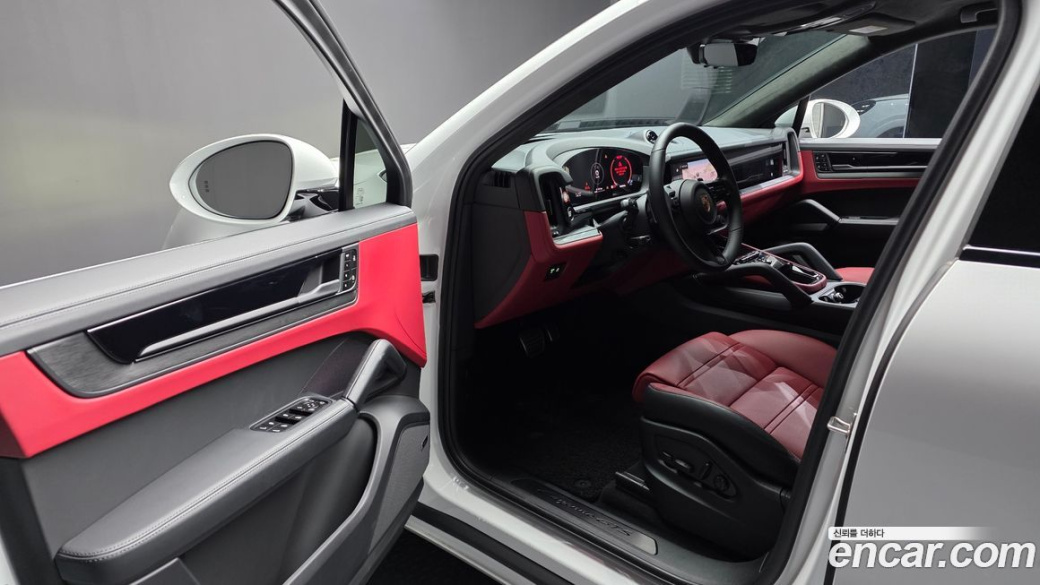 Porsche Cayenne 4.0 GTS Coupe, 2025