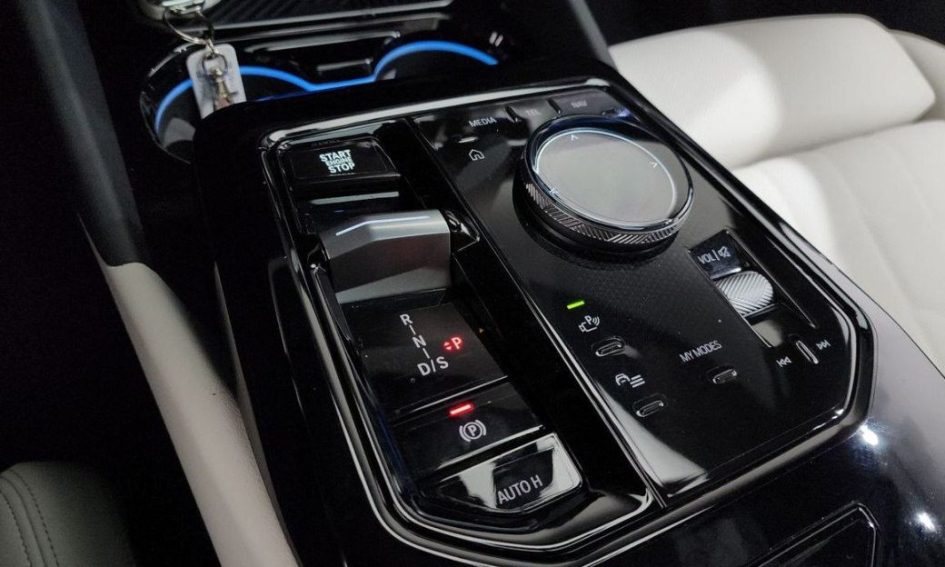 BMW 5-Series 520i M Sport, 2025
