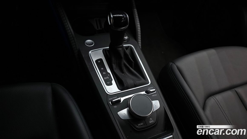 Audi Q2 35 TDI Premium, 2023