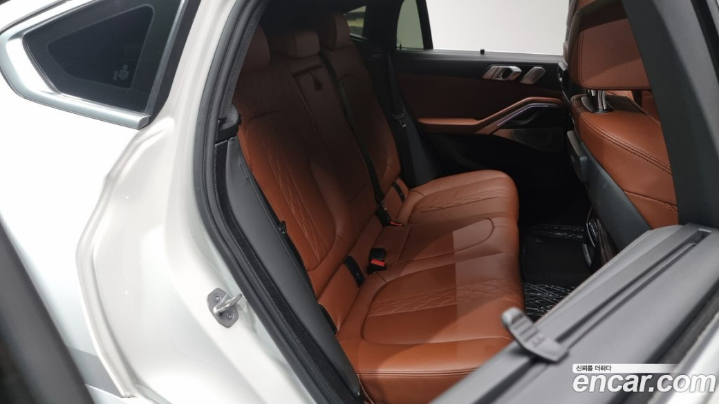 BMW X6 M50i, 2023