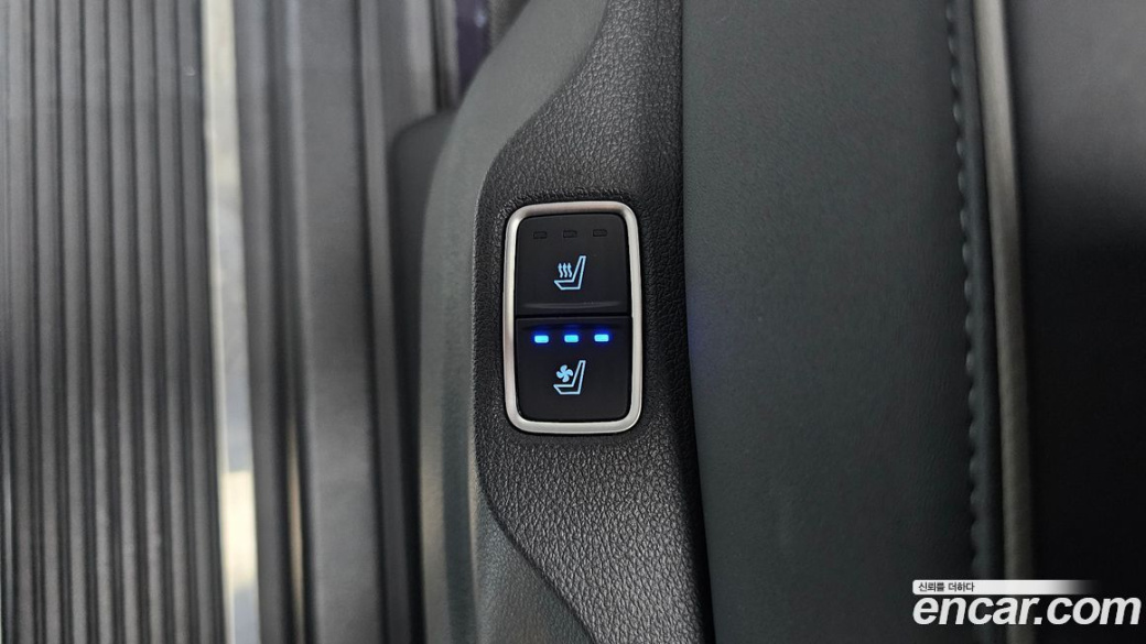 Hyundai Staria 4WD Lounge 9-Seater, 2023