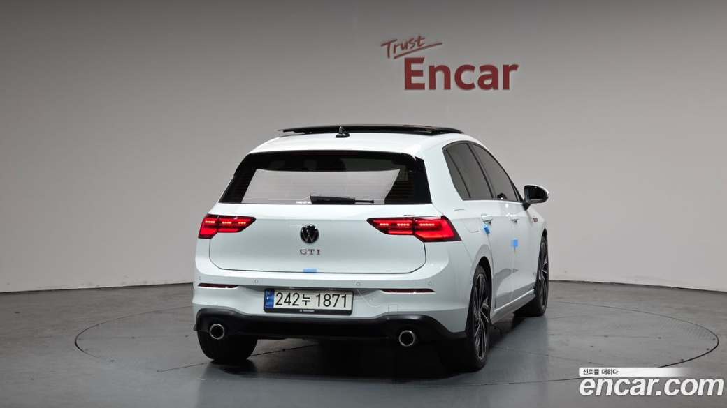 Volkswagen Golf 2.0 GTI, 2024