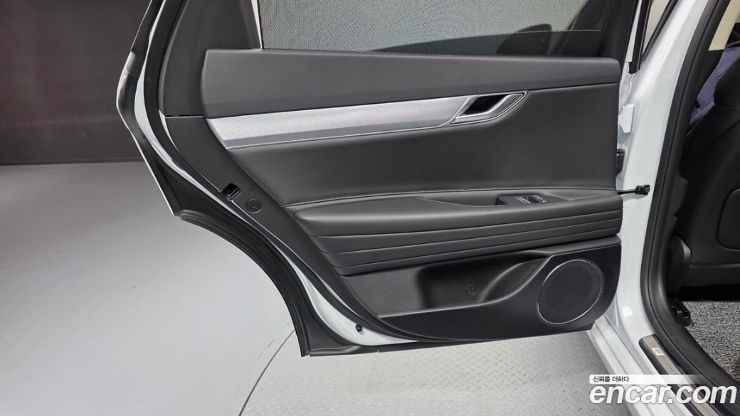 Genesis G80 Gasoline 2.5 Turbo 2WD, 2024