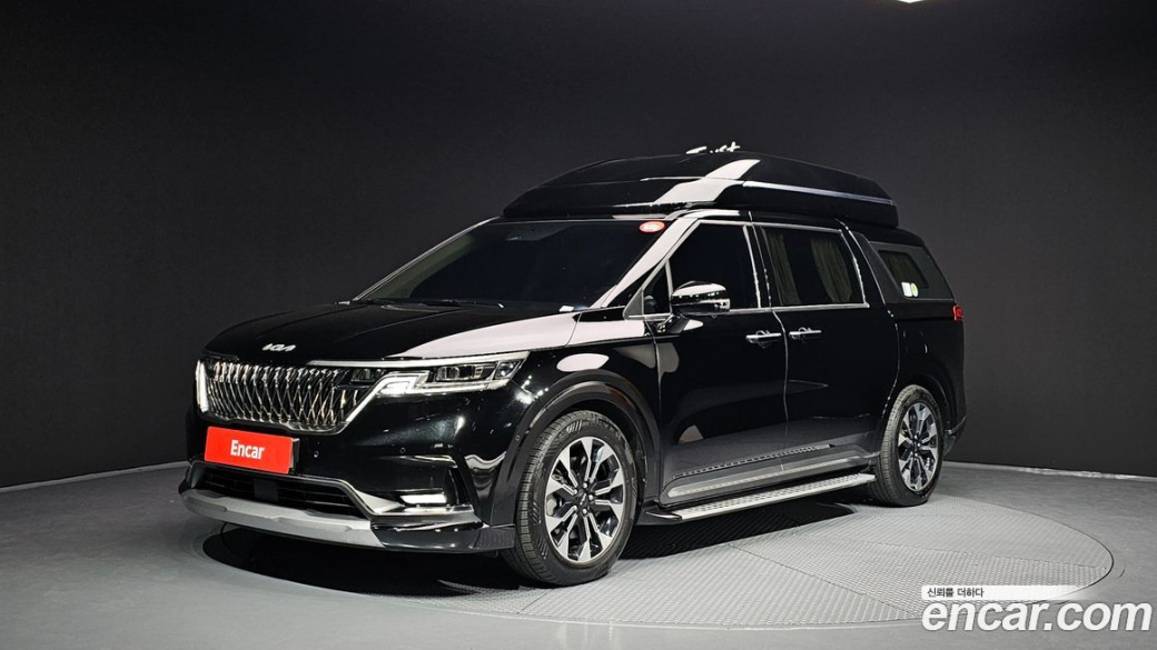 Kia Carnival 9-Seater Hi-Limousine, 2023