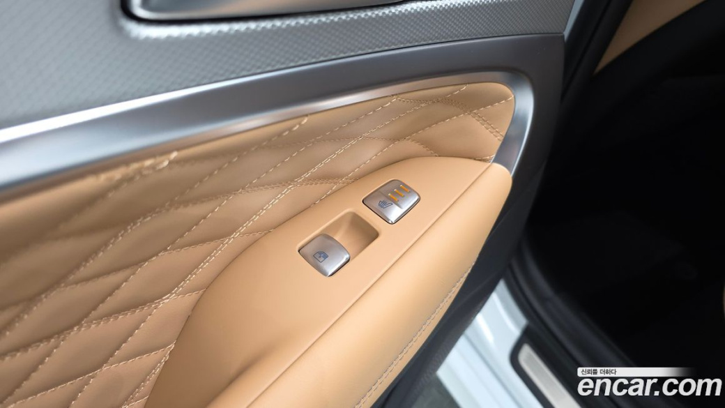 Genesis G70 Gasoline 2.5T 4WD, 2026