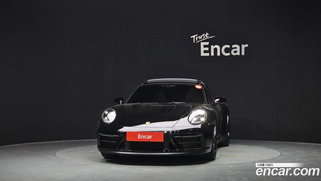 Porsche 911 Carrera 4 GTS, 2023