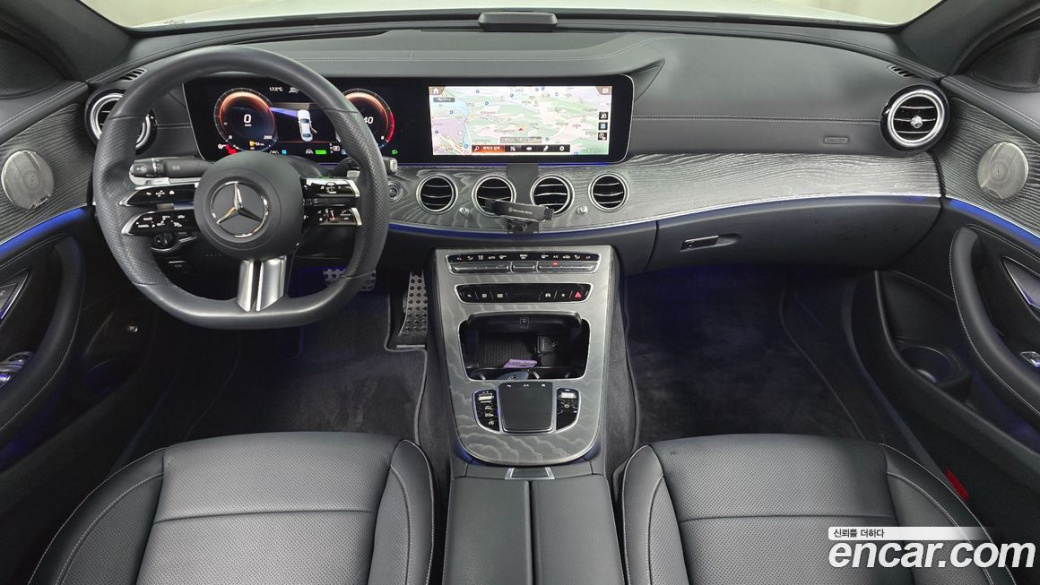 Mercedes-Benz E-Class E350 4MATIC AMG Line, 2022