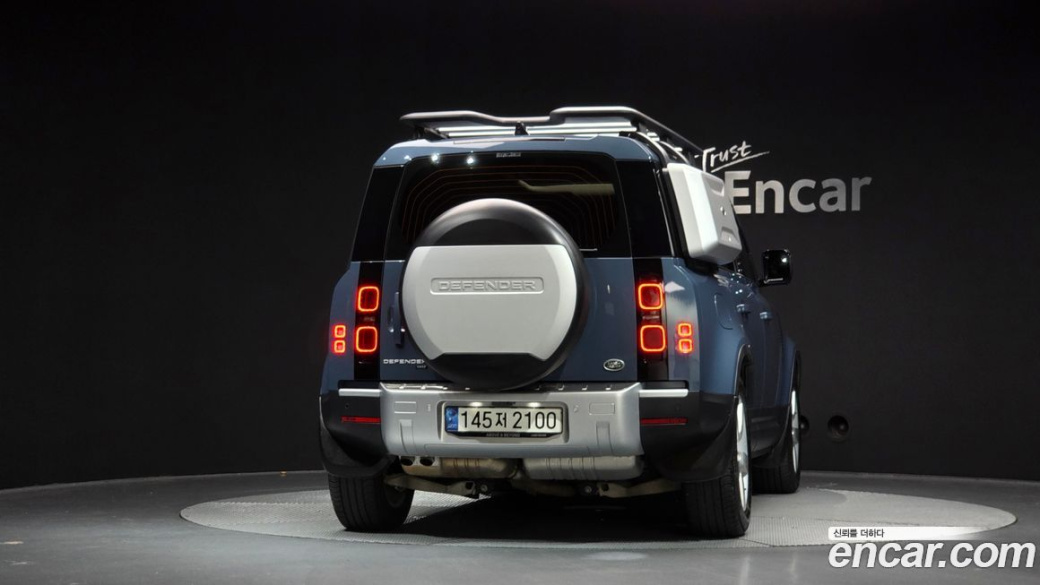 Land Rover Defender 110 D300 HSE, 2022