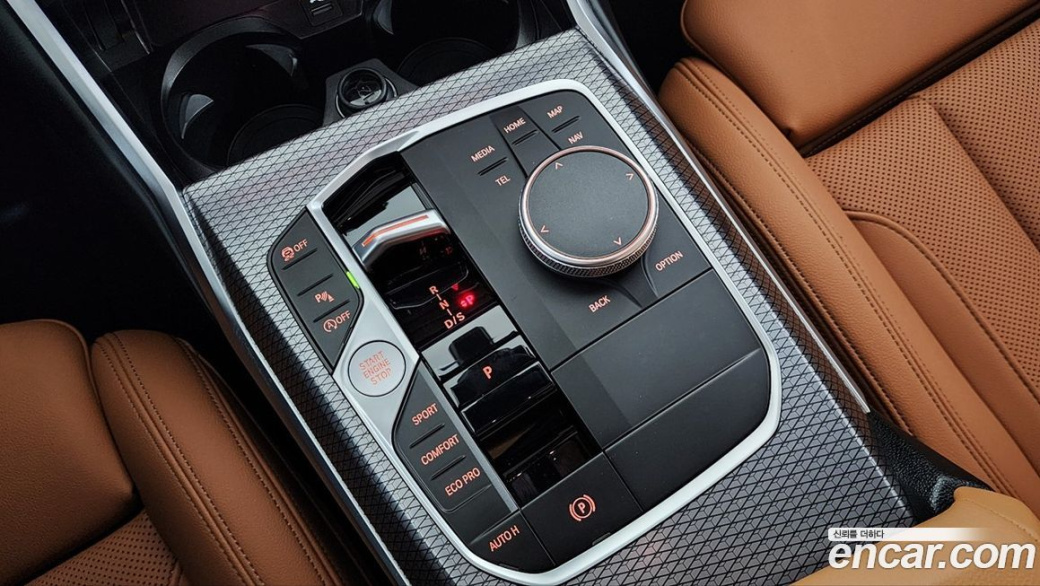 BMW 3-Series 320i M Sport, 2025