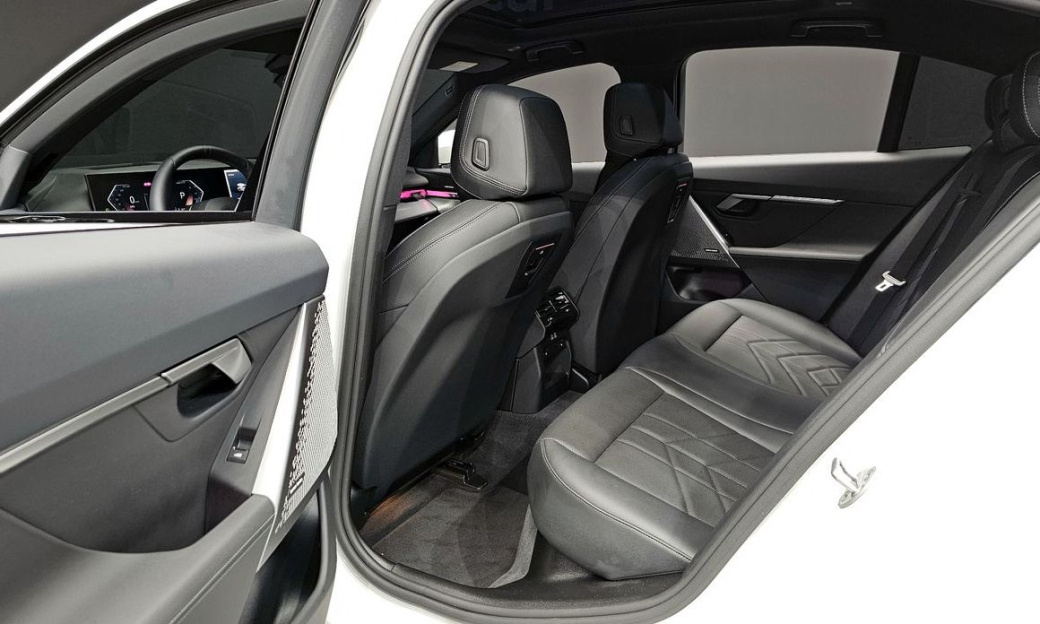 BMW 5-Series 520i M Sport, 2025