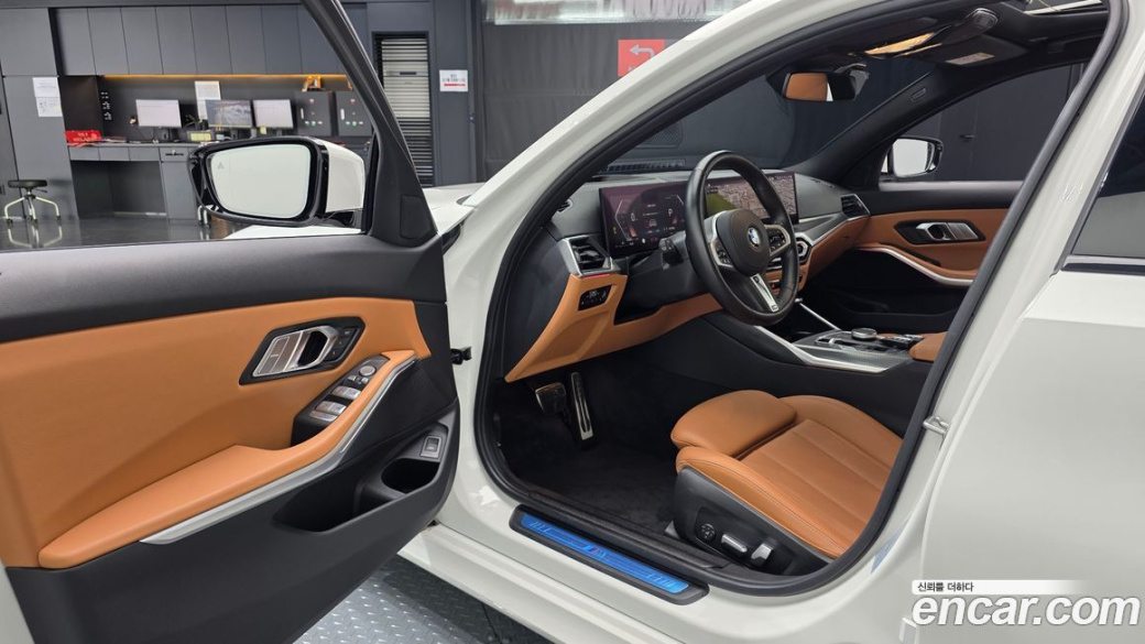 BMW 3-Series 320i M Sport, 2023