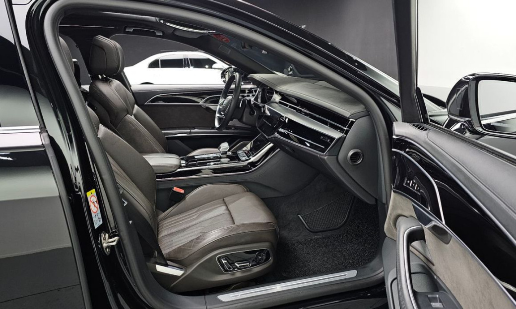 Audi A8 55 TFSI Quattro LWB, 2021