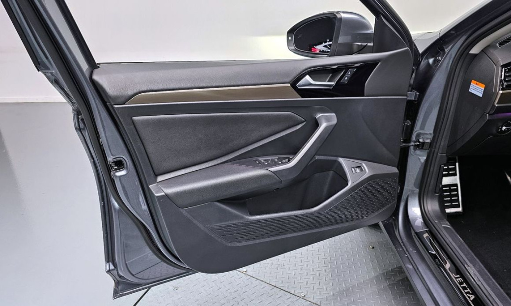 Volkswagen Jetta 1.4 TSI Prestige, 2021