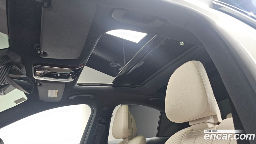 Mercedes-Benz E-Class E300 4MATIC AMG Line, 2025