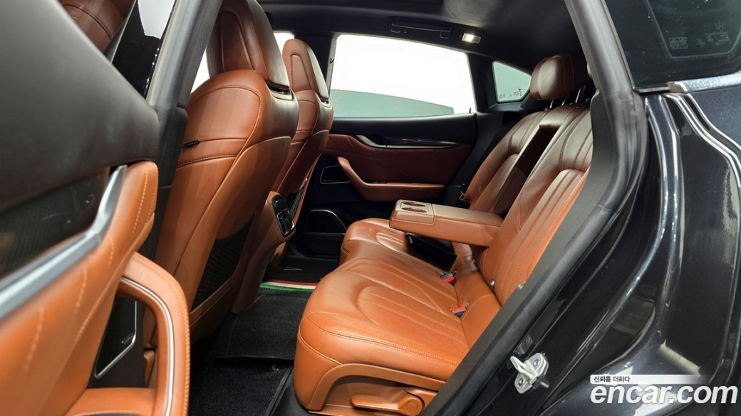 Maserati Levante 3.0 AWD Modena, 2021