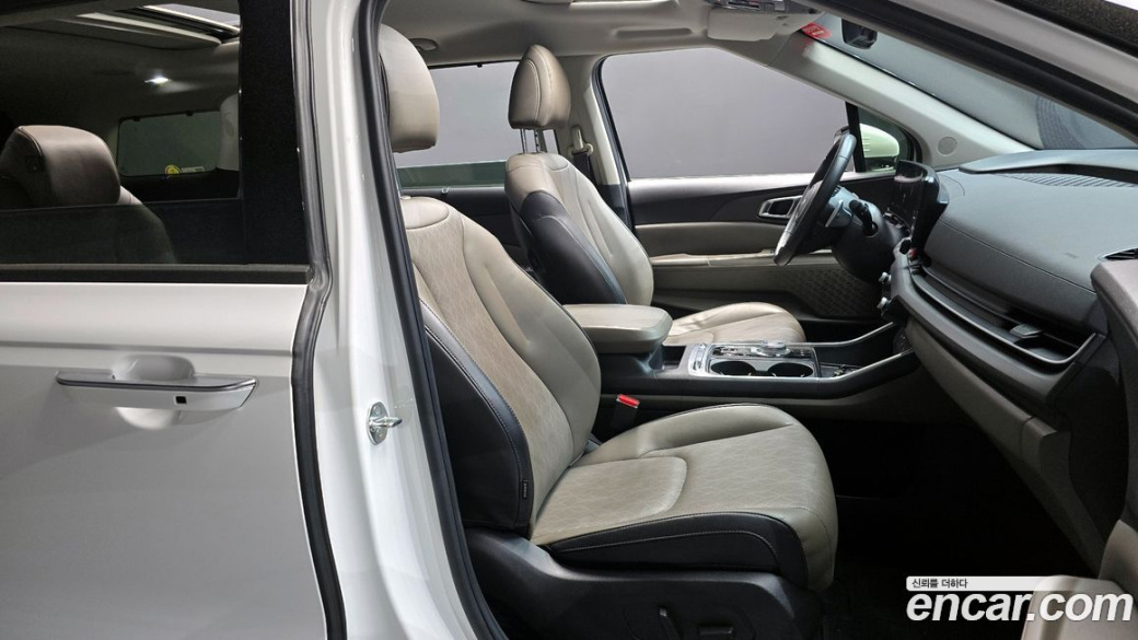 Kia Carnival 9-Seater Noblesse, 2024