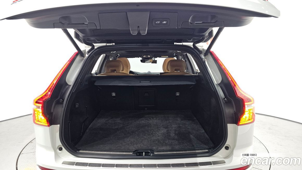 Volvo XC60 B5 Inscription, 2022