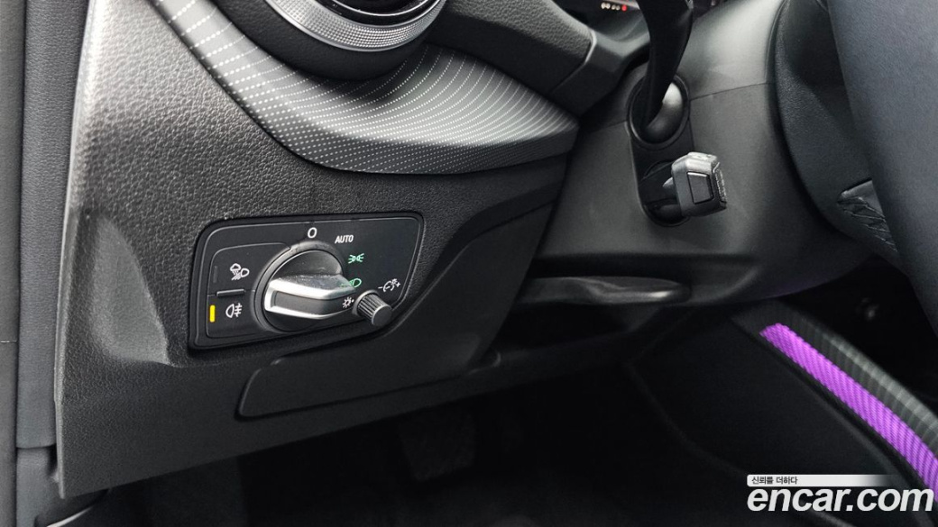 Audi Q2 35 TDI Premium, 2023