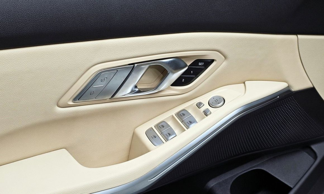 BMW 3-Series 320i, 2024