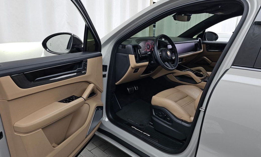 Porsche Cayenne 4.0 GTS Coupe, 2025
