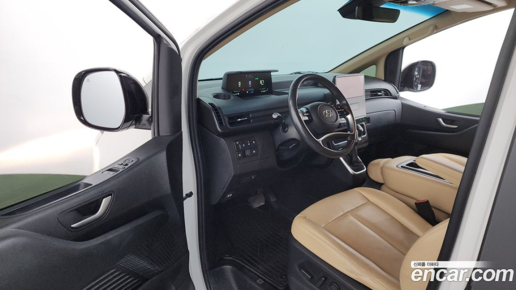 Hyundai Staria 4WD Tourer 9-Seater, 2023