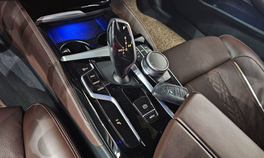 BMW 5-Series 530i xDrive M Sport Package, 2022
