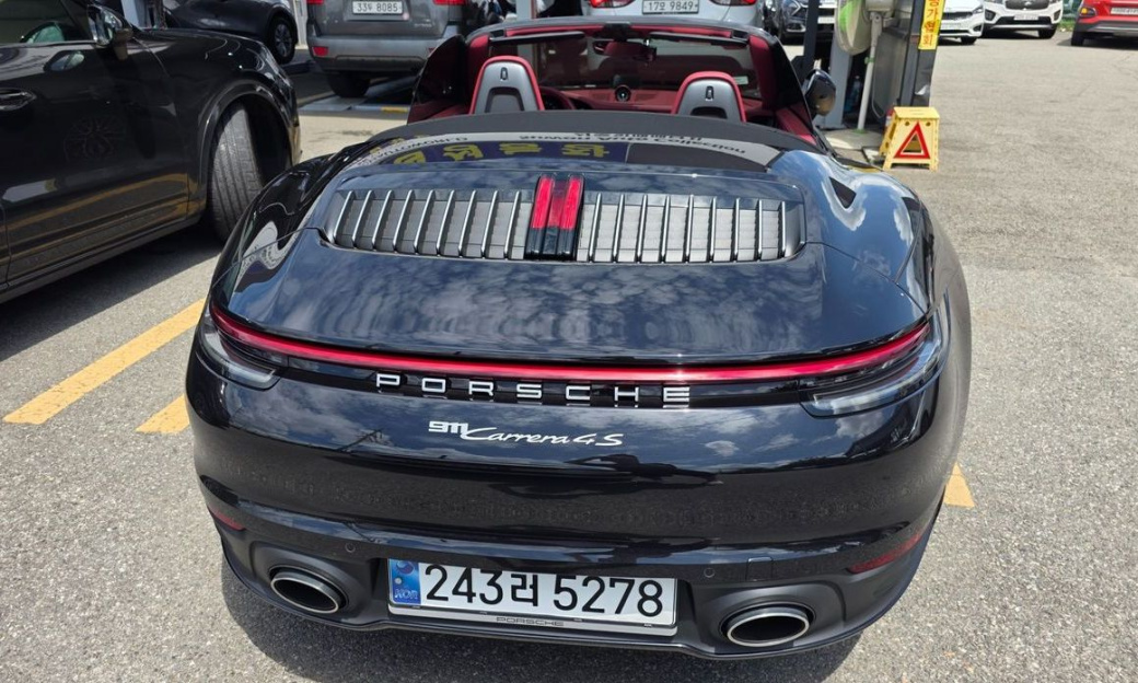 Porsche 911 Carrera 4S Cabriolet, 2024