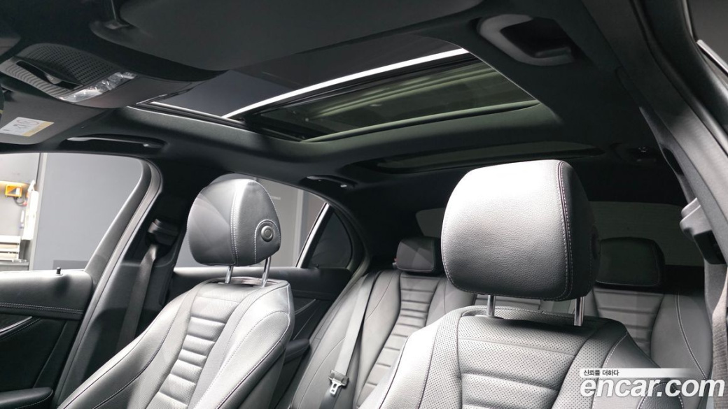 Mercedes-Benz E-Class E350 4MATIC AMG Line, 2022