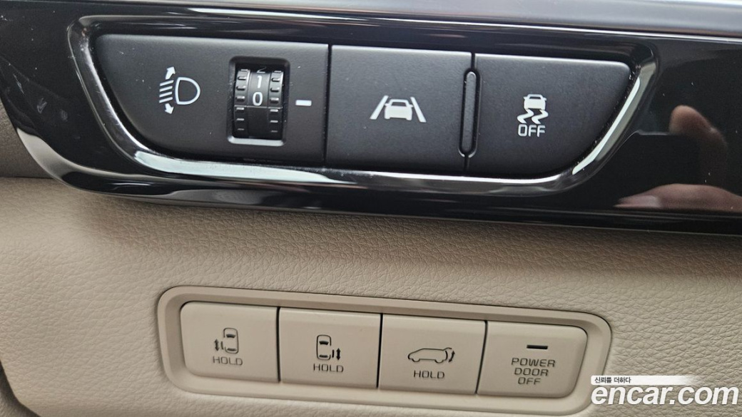 Kia Carnival 9-Seater Hi-Limousine, 2022