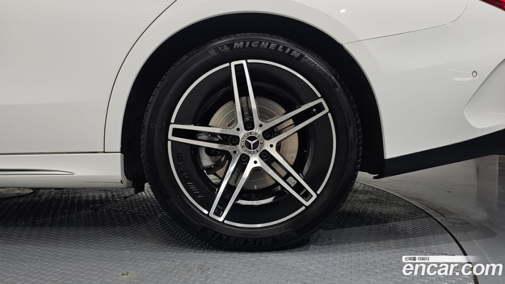 Mercedes-Benz E-Class E300 4MATIC AMG Line, 2024