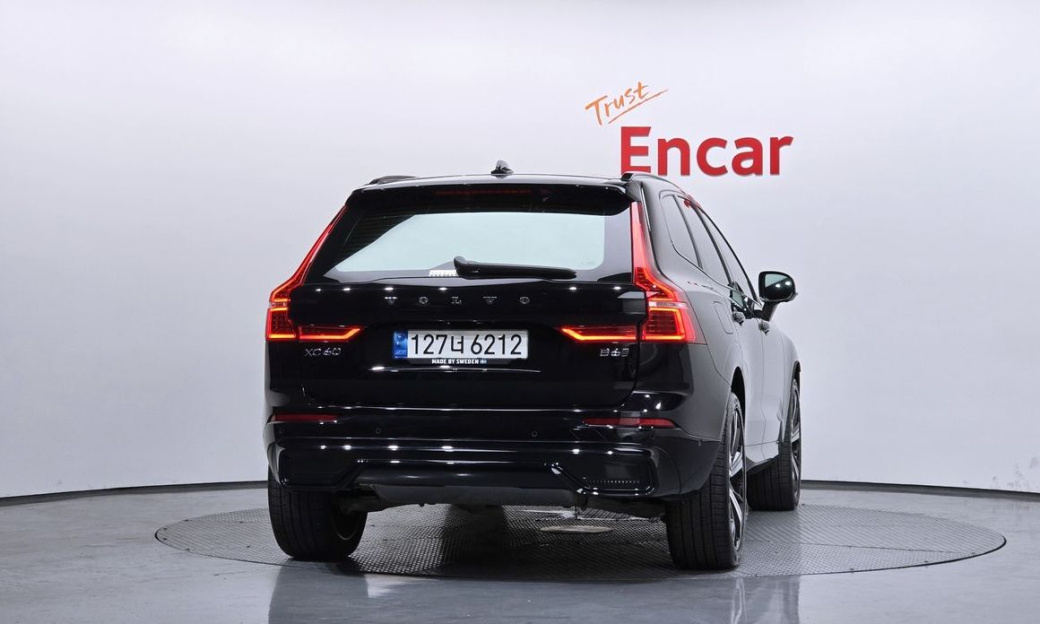 Volvo XC60 B6 R-Design, 2022
