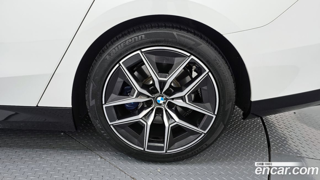 BMW 5-Series 520i M Sport, 2024