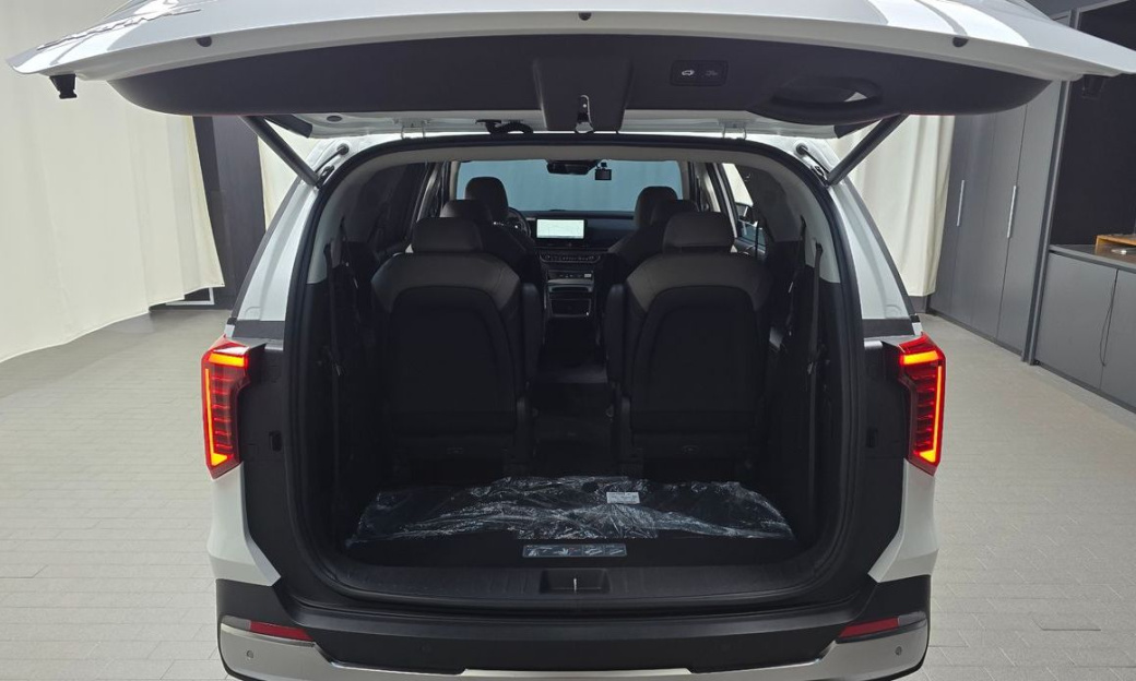 Kia Carnival 9-Seater Noblesse, 2025