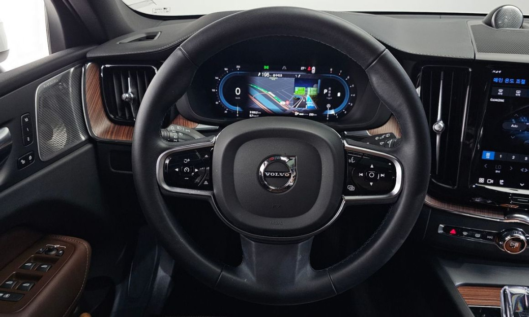 Volvo XC60 B5 Ultimate Bright, 2023