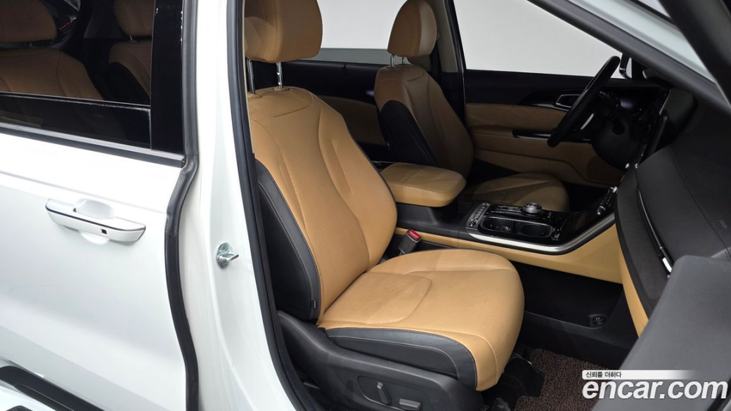 Kia Carnival 7-Seater Signature, 2023