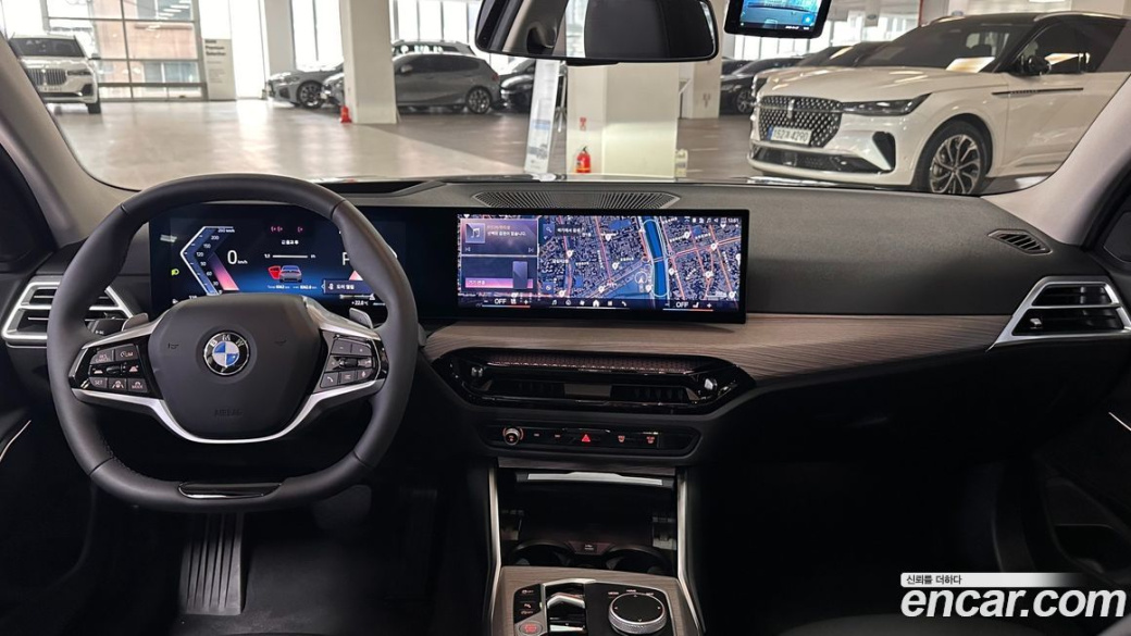 BMW 3-Series 320i, 2025