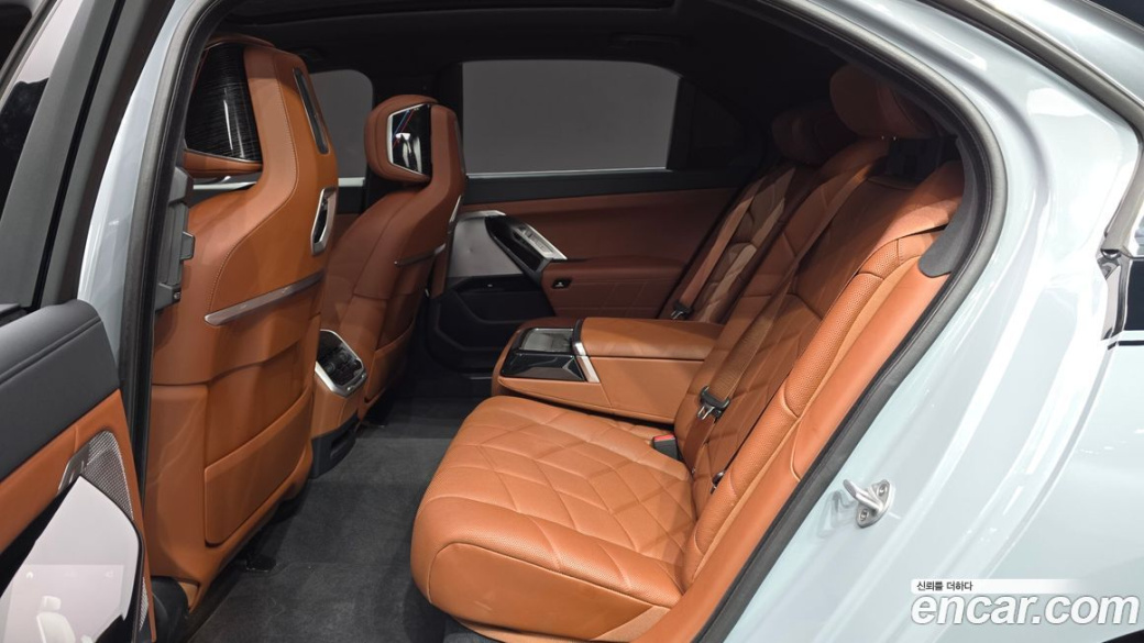 BMW 7-Series 740d xDrive M Sport, 2025