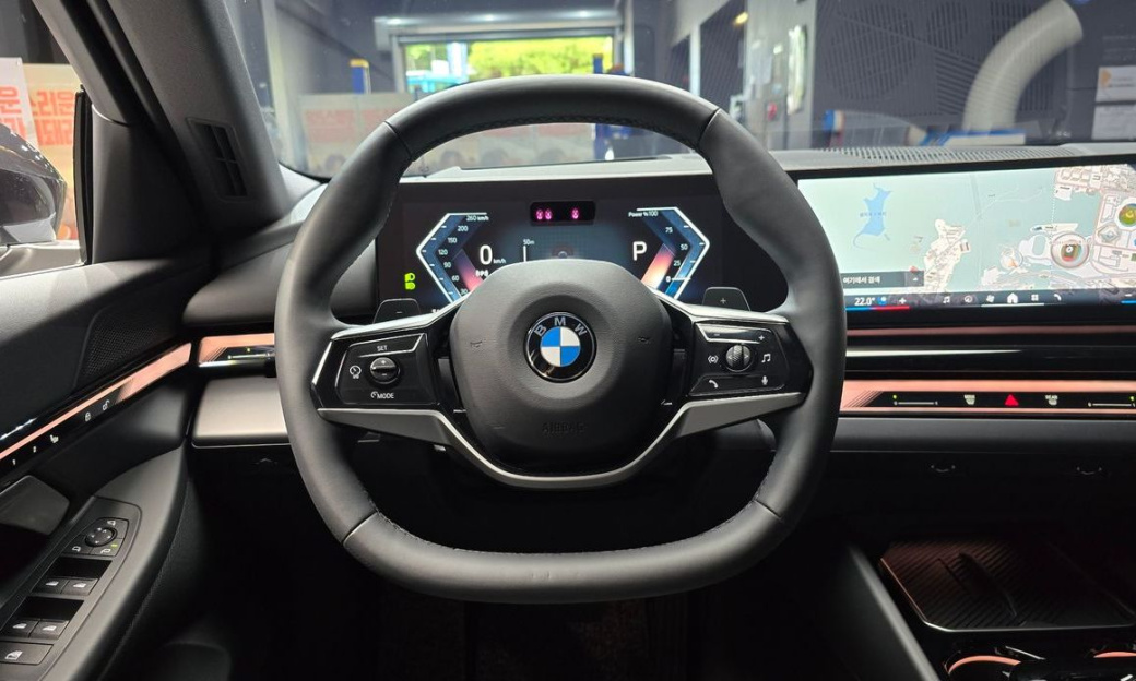 BMW 5-Series 523d, 2025