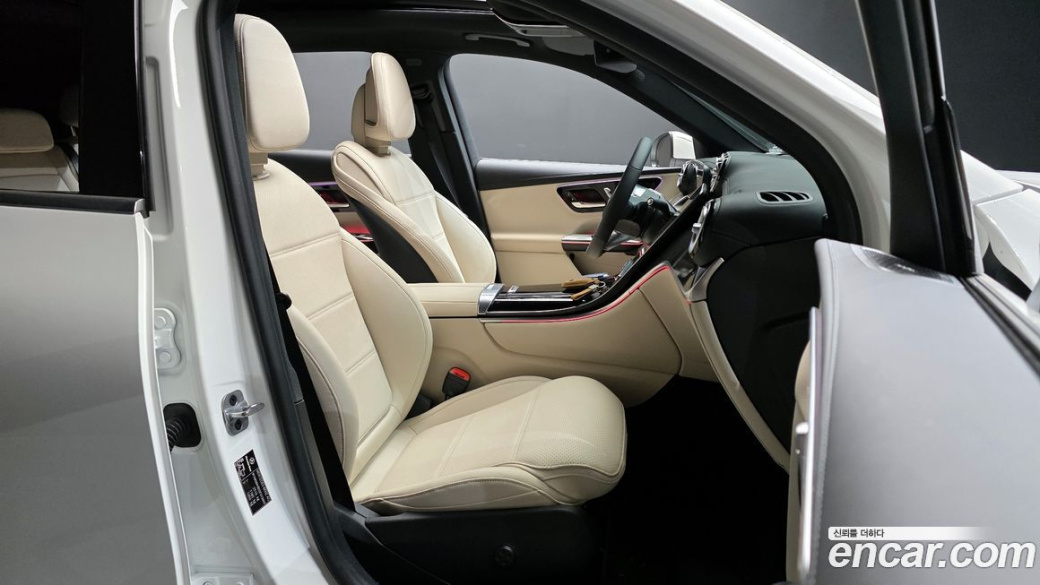 Mercedes-Benz GLC-Class GLC 300 4MATIC Avantgarde, 2025
