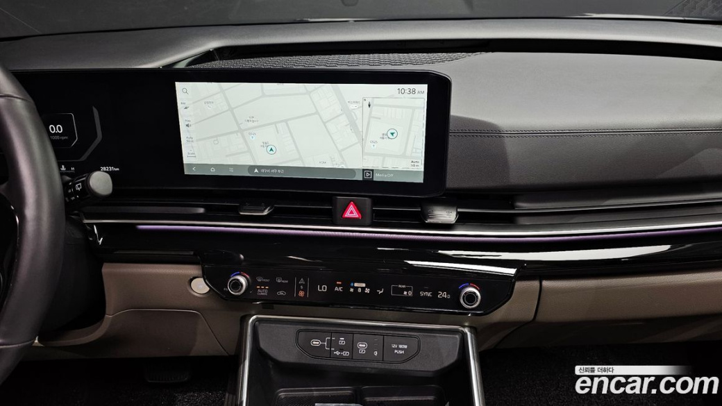 Kia Carnival 9-Seater Gravity, 2025