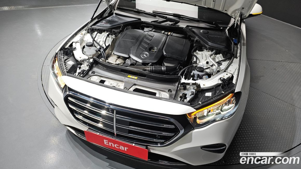 Mercedes-Benz E-Class E220d 4MATIC Exclusive, 2024