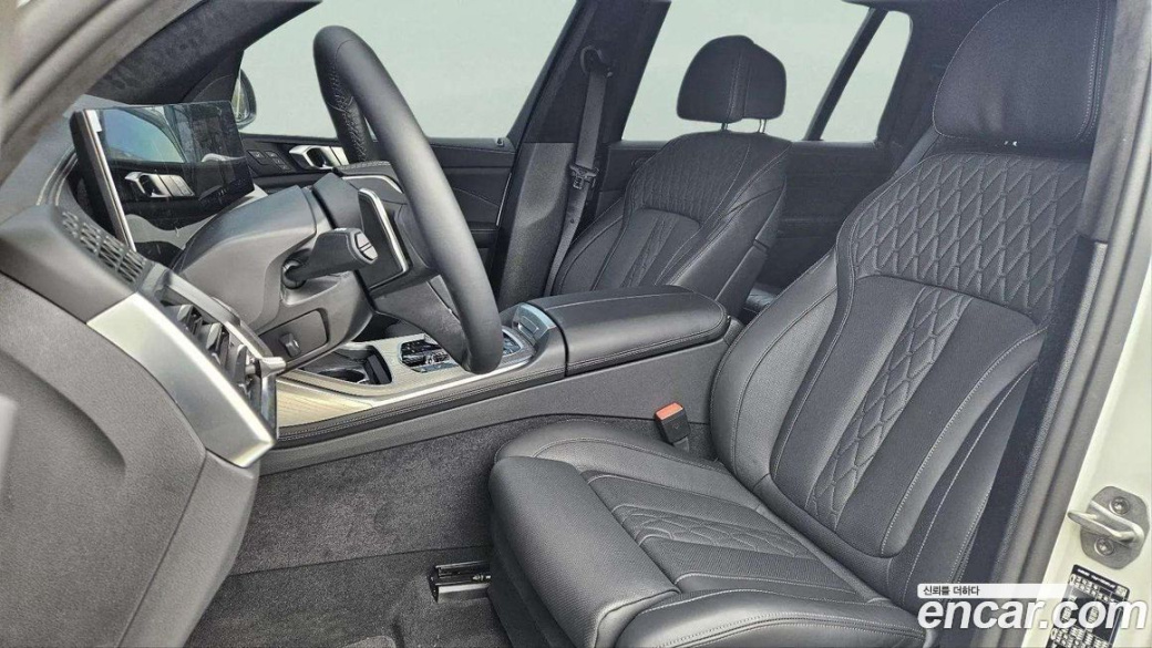 BMW X7 xDrive 40i Design Pure Excellence 7-Seater, 2025