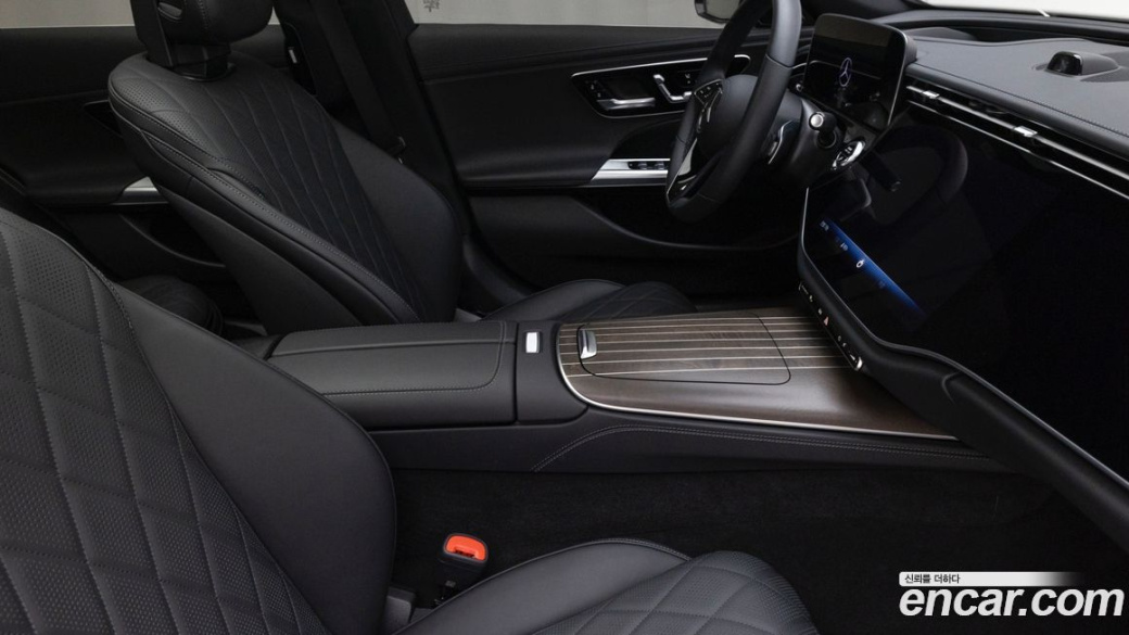 Mercedes-Benz E-Class E450 4MATIC Exclusive, 2024