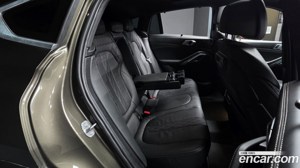 BMW X6 xDrive40i M Sport, 2022